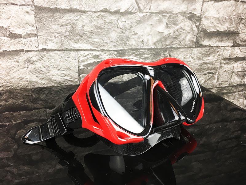 Taucherbrille Test Sportastisch Redfish Rot Gesamtansicht seitlich